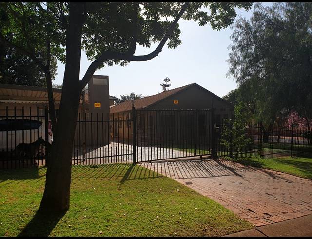 4 BEDROOM HOUSE SOLD IN FLORAUNA